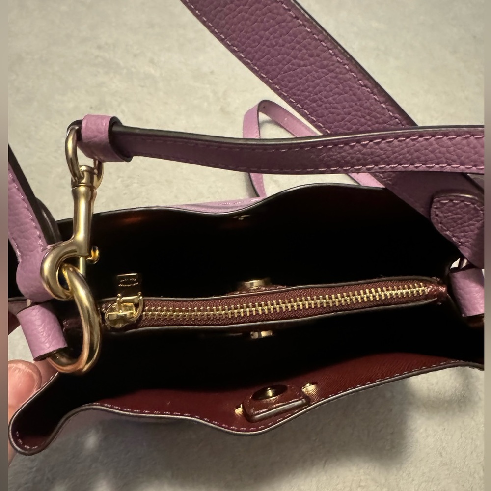 Small Town Bucket Bag - Picture 2 of 2
